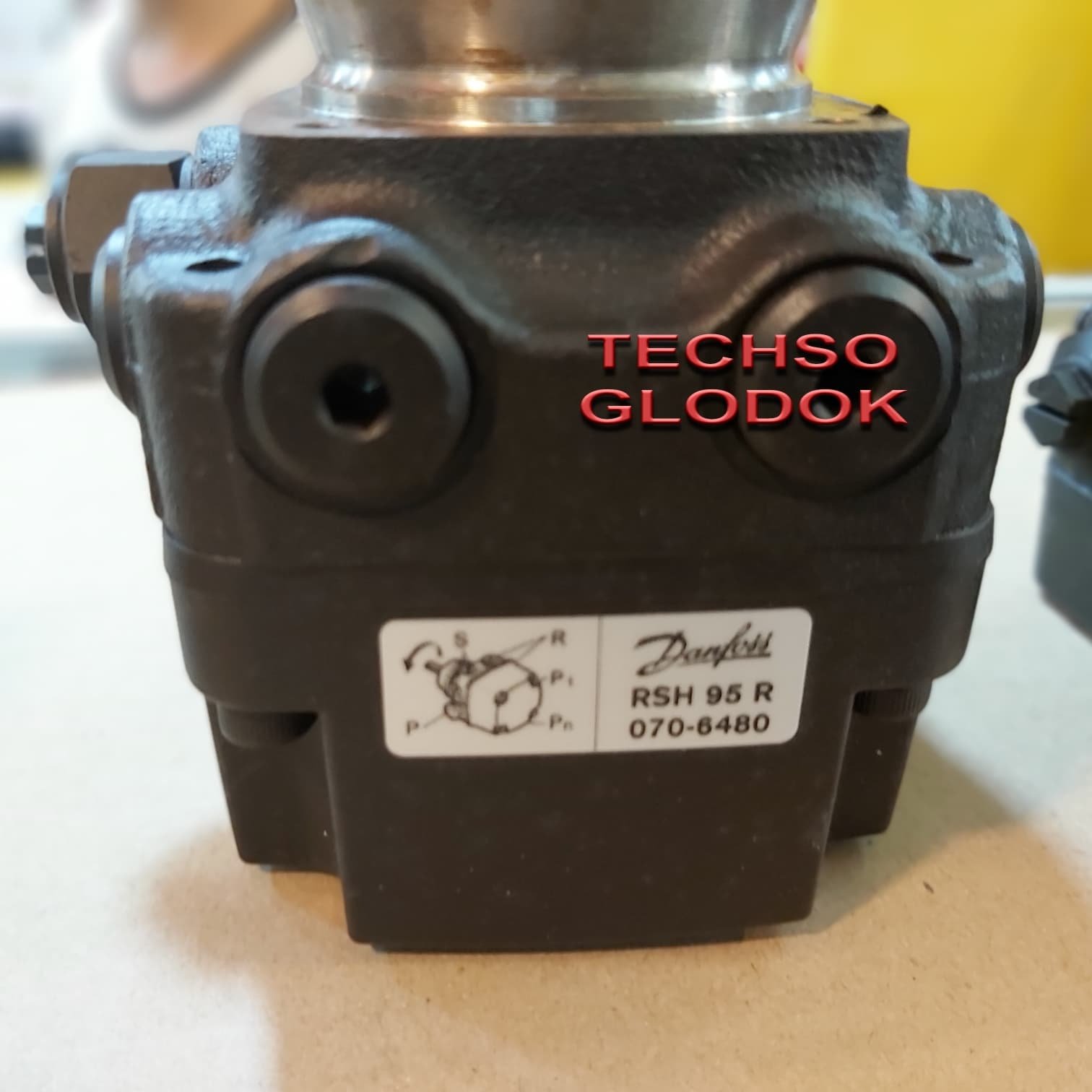Danfoss RSH 95 R 070-6480 oil pump - Gambar 3